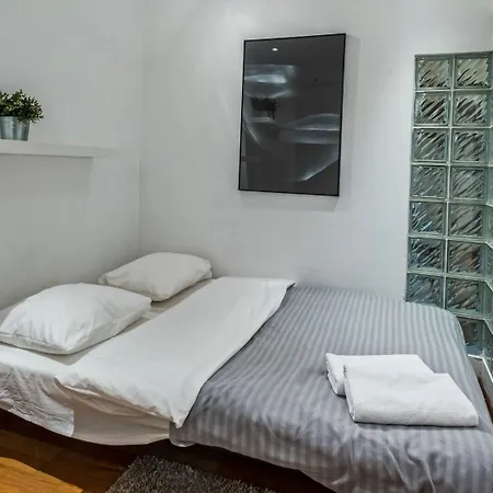 Heaven Eleven - Old Town Apartment *