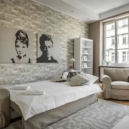 Heaven Eleven - Old Town Apartment *