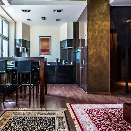 Heaven Eleven - Old Town Apartment